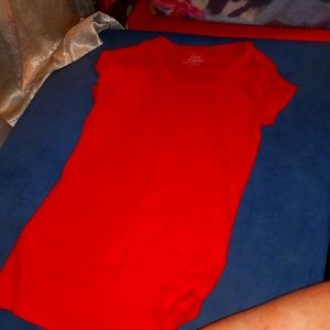 All red no boundaries tee s/ch or 3-5